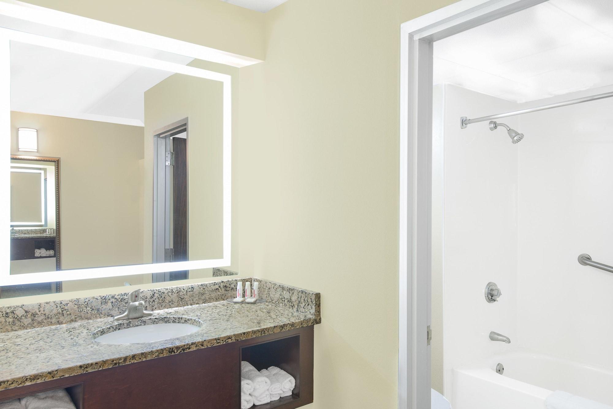 Hotel Howard Johnson By Wyndham 2*