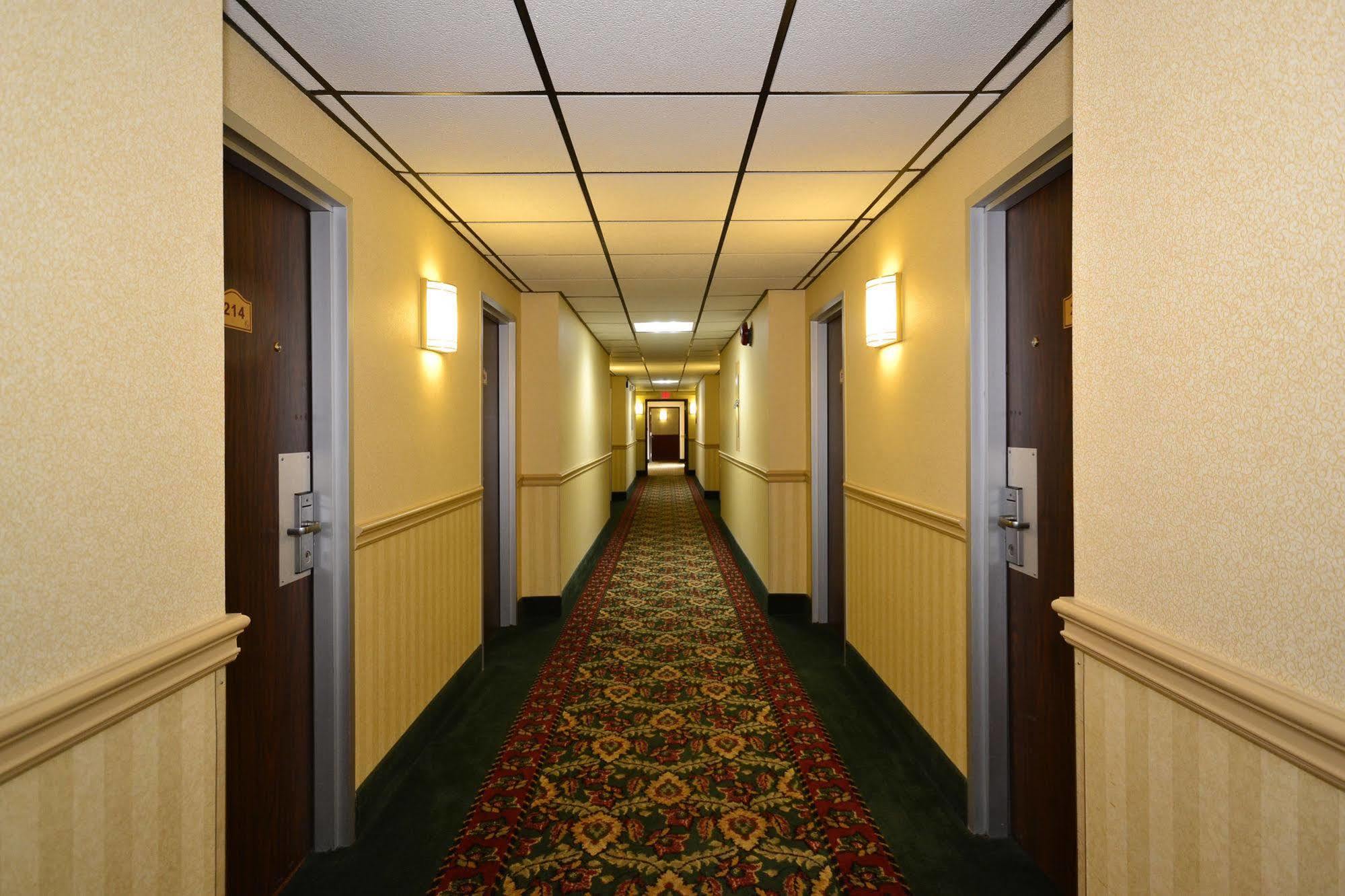 Howard Johnson By Wyndham 2*